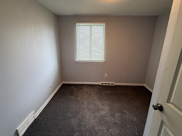 250 Huth Rd #H — Photo 9