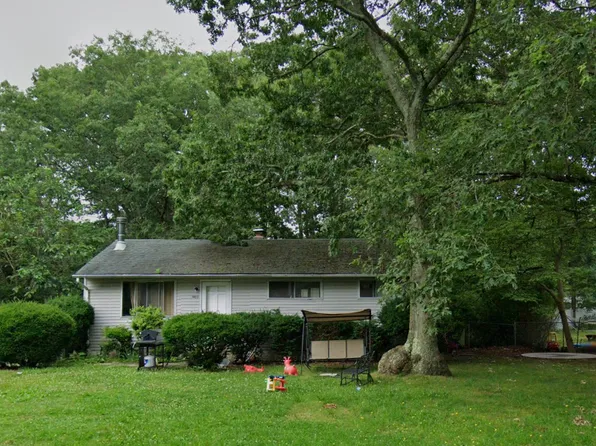 1403 Eisenhower St, Lakewood, NJ 08701