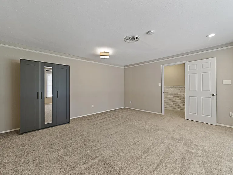 7209 Ellis Rd — Photo 7