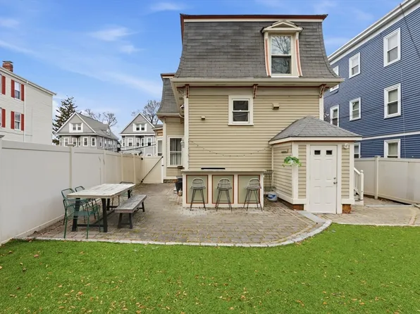 125 Wrentham St #1, Boston, MA 02124