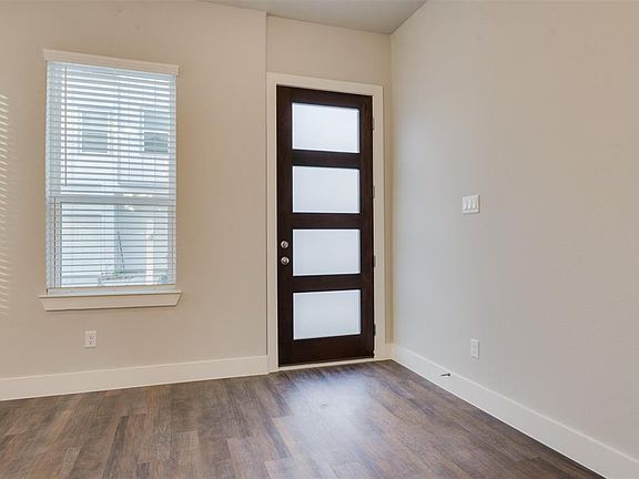 2nd image of 9021 Lonestar Creekbend Ln