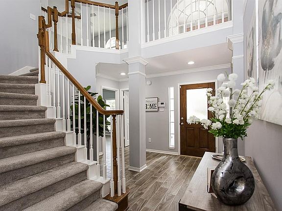 3rd image of 17406 Erin Way Ct
