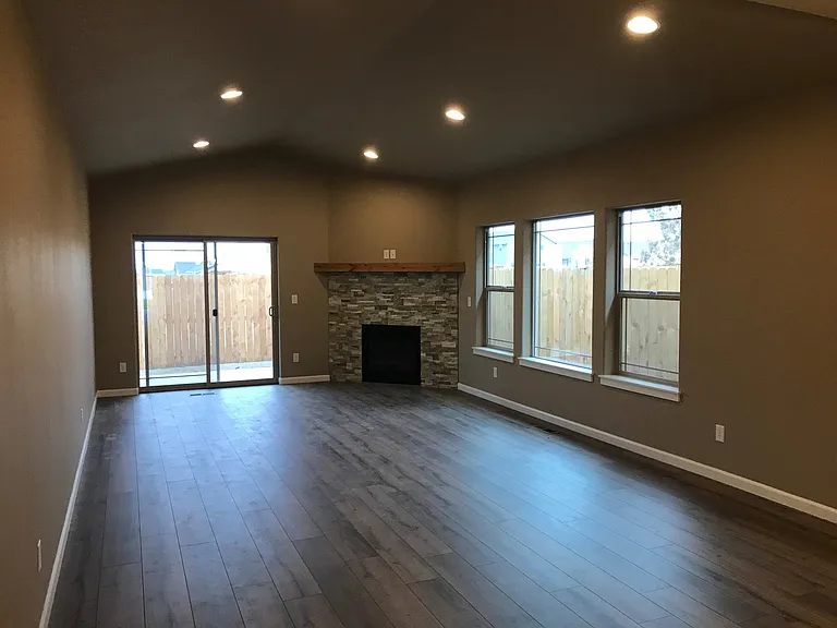 3077 NW Boxelder Ave — Photo 5