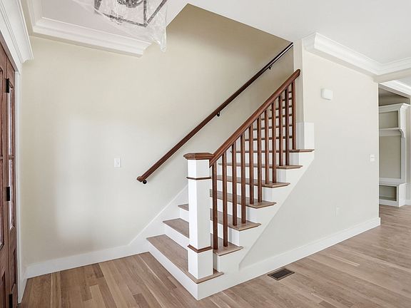 3rd image of 4 Fieldstone Farm Way