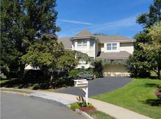 14 Angelica Ct, Princeton, NJ
