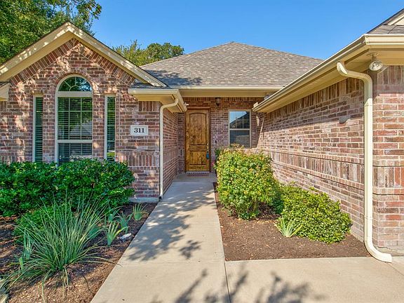 5th image of 311 Donna Cir