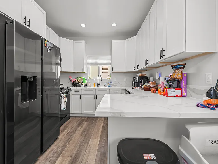 5229 E Falls View Dr — Photo 3