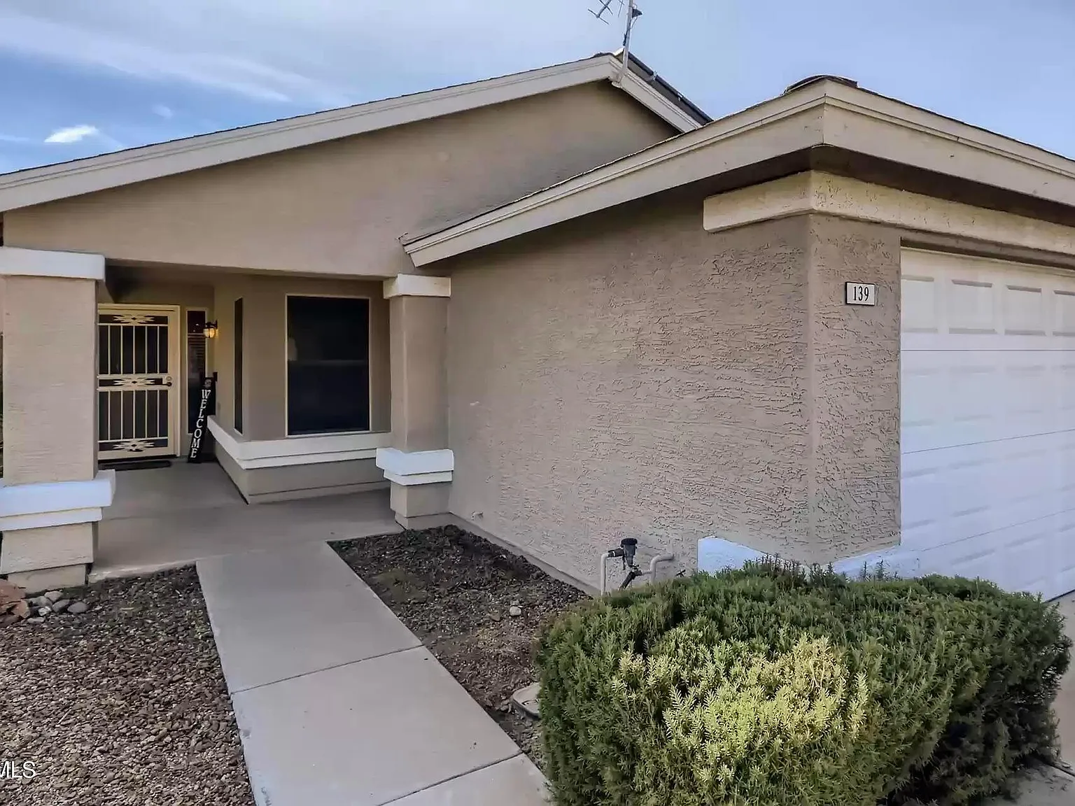 3 bed, 1350 sqft, $2,400 — Photo 2
