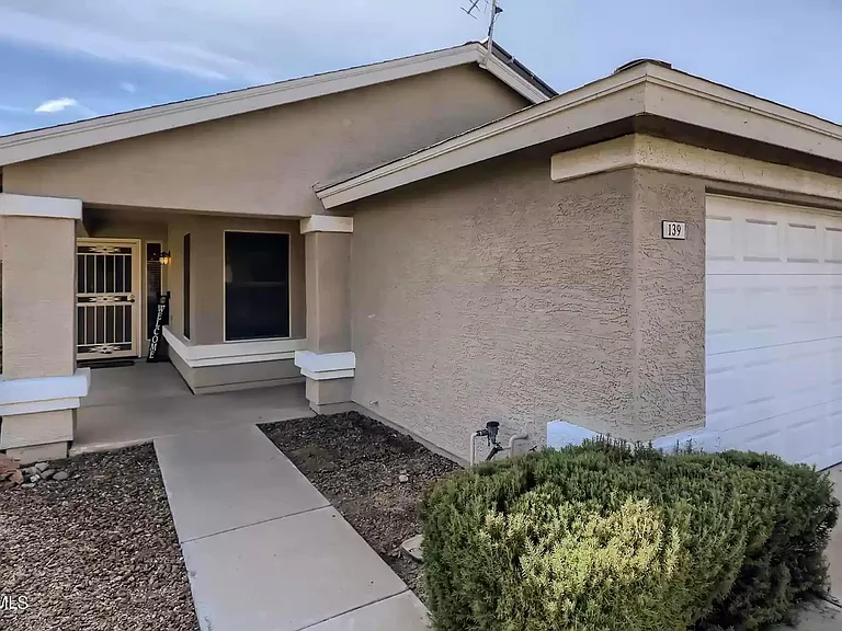 139 W Monona Dr — Photo 2