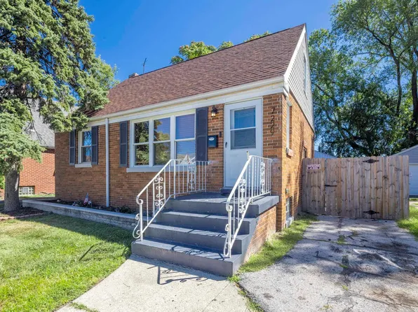 7229 McLaughlin Ave, Hammond, IN 46324