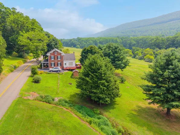9244 Sycamore Dr, Catawissa, PA 17820
