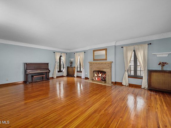 4th image of 2157 Shenandoah Rd