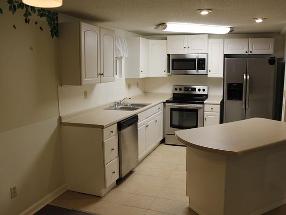 3rd image of 529 Alta Vista Ln #B