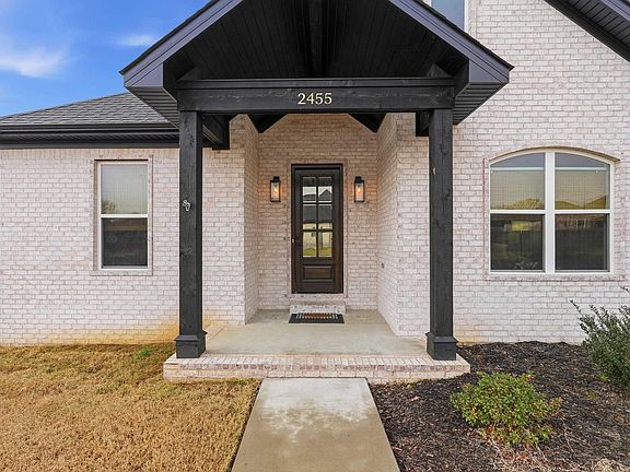 3rd image of 2455 Wilmington Dr