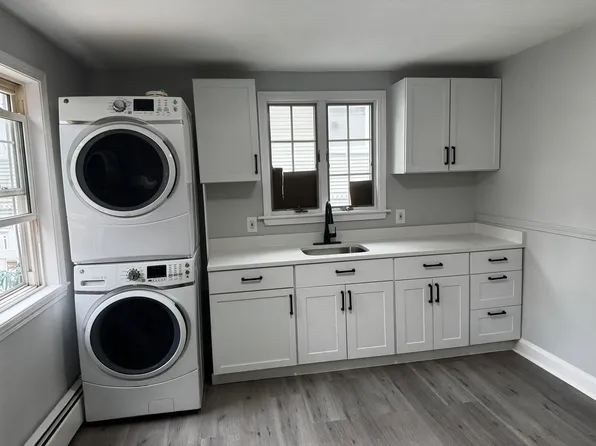 18 Granville St, Lawrence, MA 01843
