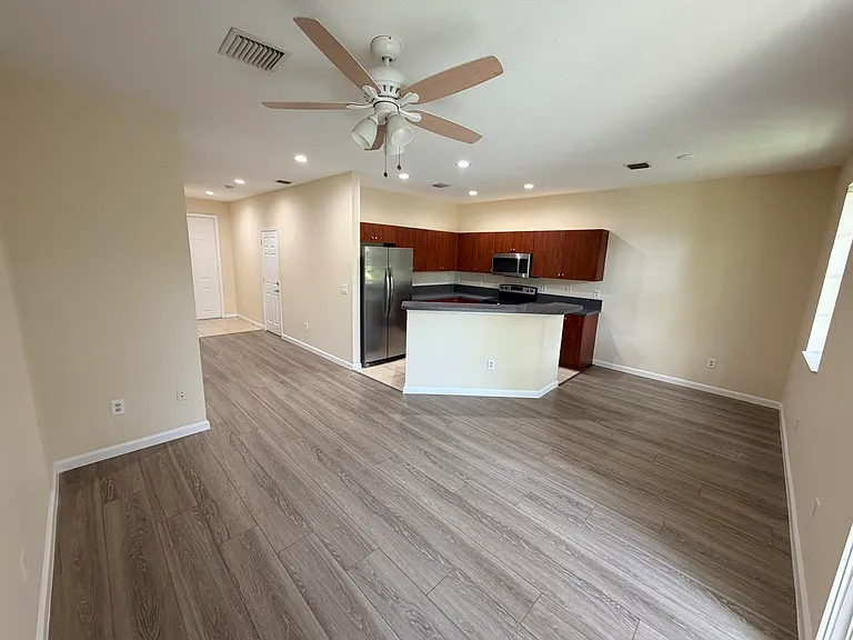 969 Tortuga Ln — Photo 3
