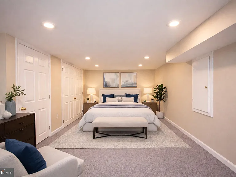 2104 Steuben Way — Photo 3