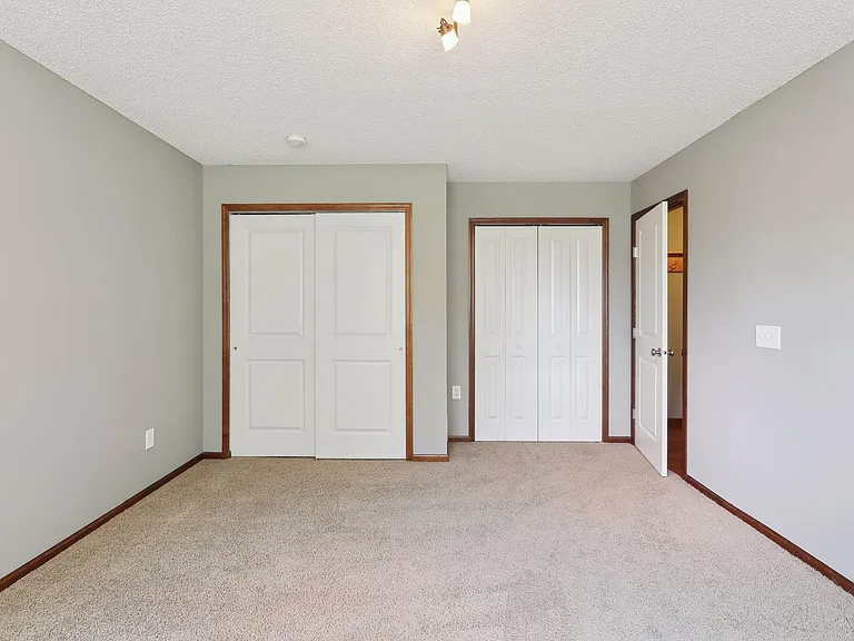 15024 Farnham Ave N — Photo 32