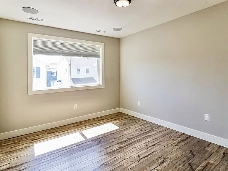 1611 W Parkview Dr — Photo 12