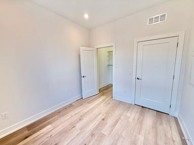 128 W Girard Ave #2O2 — Photo 17