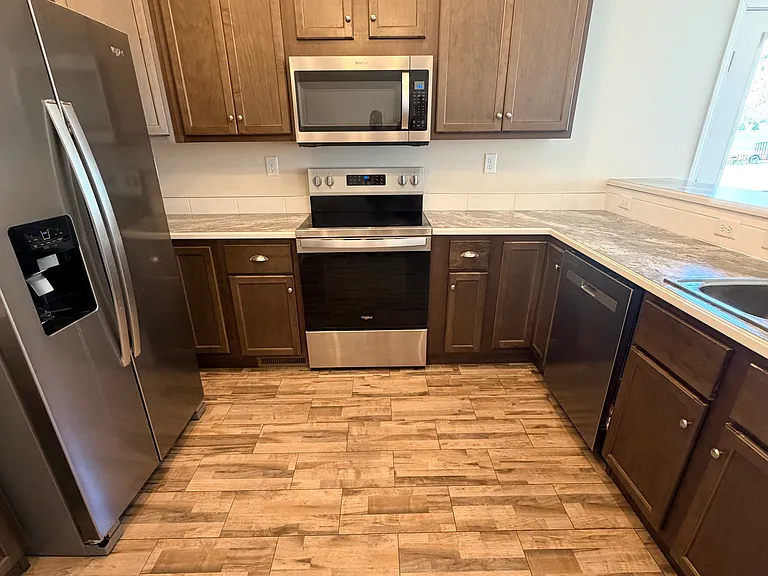109 Grays Dr — Photo 5