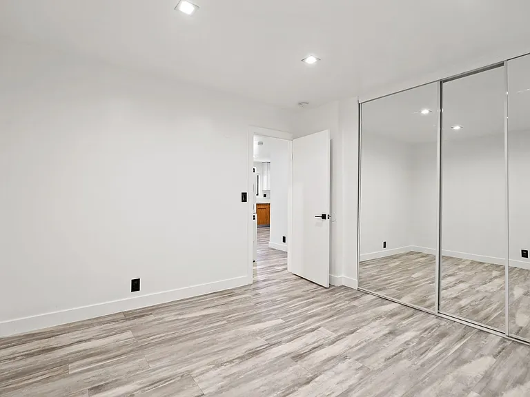 830 Bartlett St — Photo 23