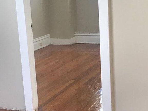 4th image of 1007 Lake St APT C