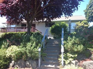 8121 32nd Ave SW, Seattle, WA 98126