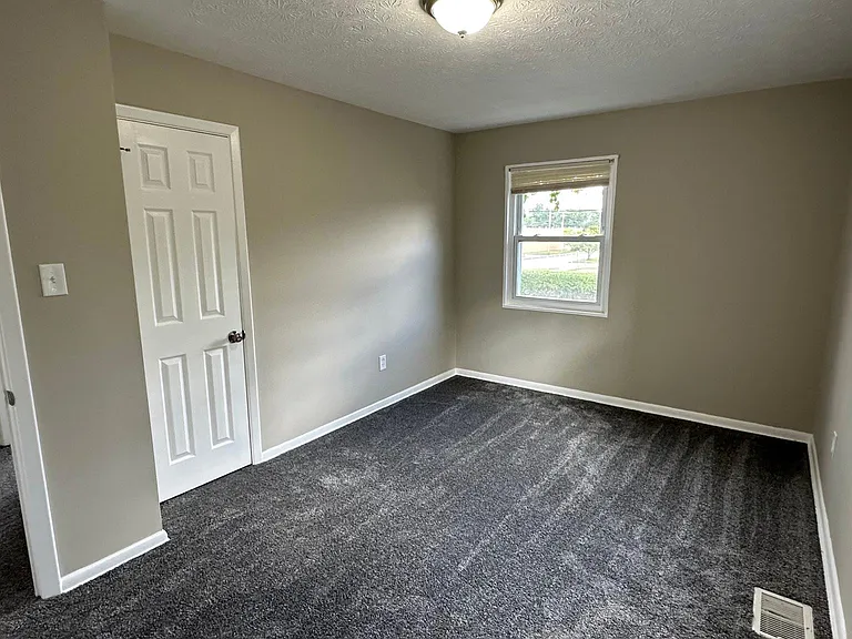 1555 Mayfair Blvd #2 — Photo 16