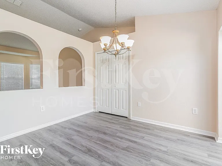 711 Hamster Way — Photo 5