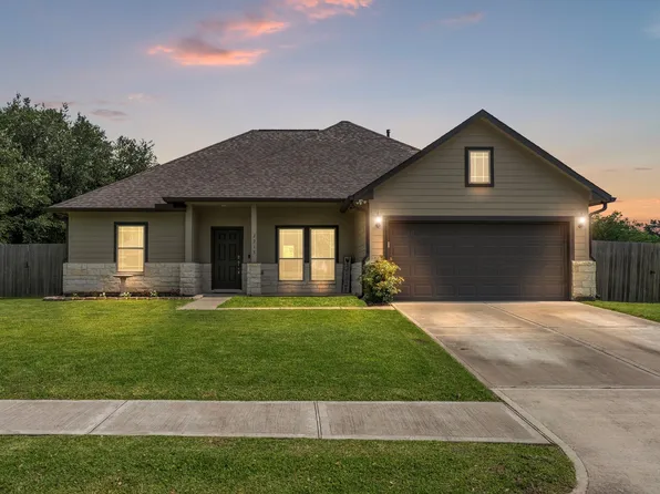2213 Sago Dr, Bay City, TX 77414