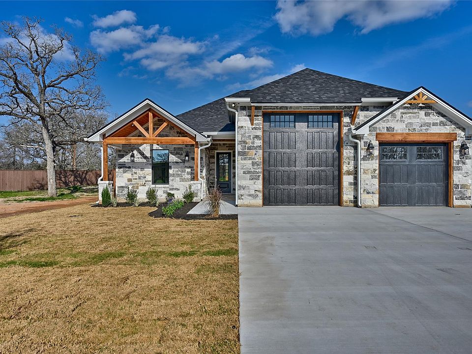 1st image of 746 Lake Day Dr