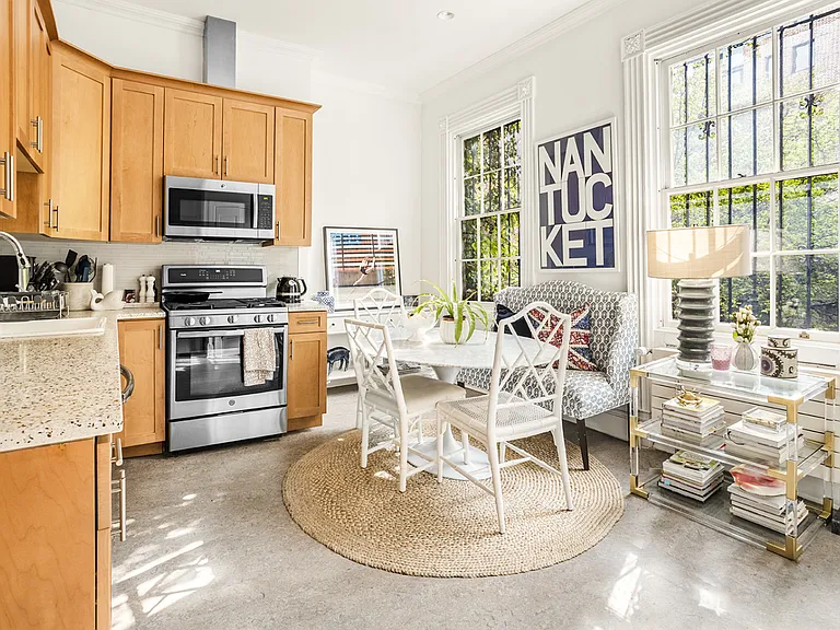 473 Hudson St #1 — Photo 4