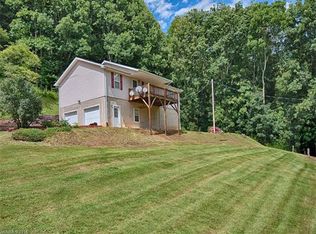 1059 Sugar Cove Rd, Clyde, NC 28721