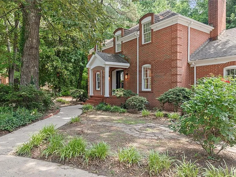 1433 Williams Cir — Photo 4