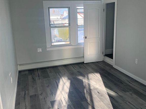 3rd image of 84 W Mineola Ave