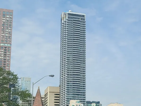 395 Bloor St E, Toronto, ON