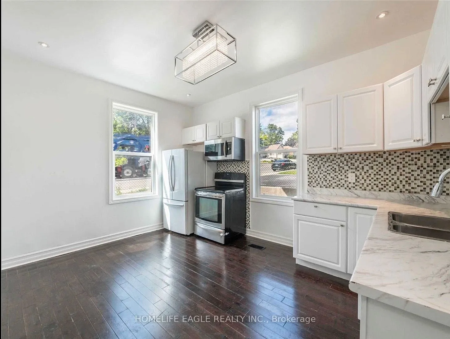 3 bed, $2,150 — Photo 3