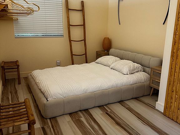 5th image of 621 Rose Ave #3