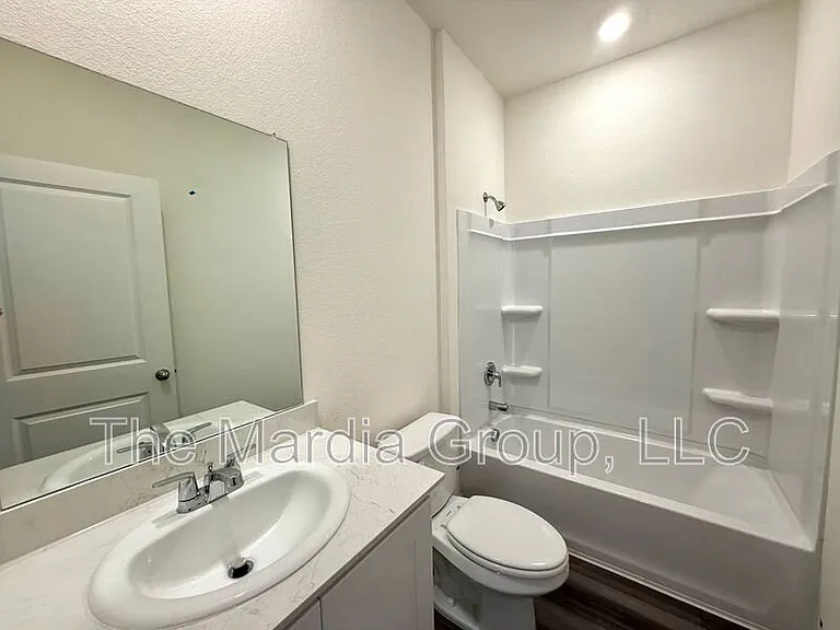 1246 Lambert Dr — Photo 9