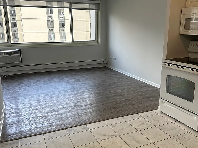 1350 N Dearborn St #1344-7E — Photo 3