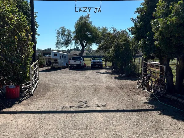 2060 Prell Rd, Santa Maria, CA 93454