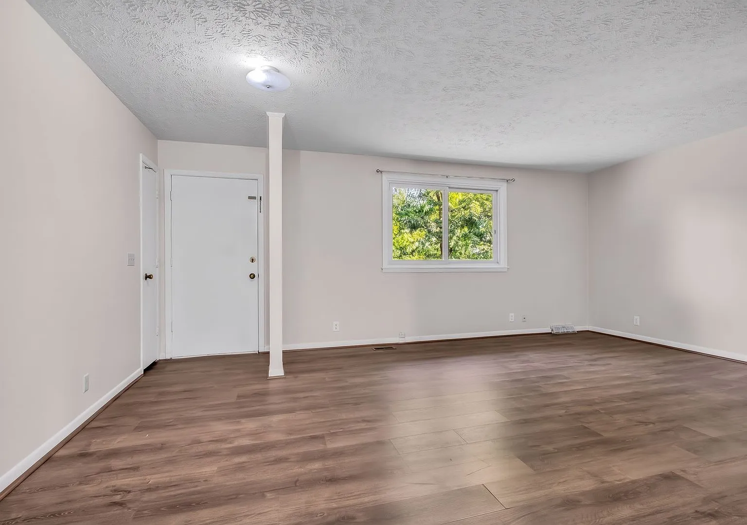 Charming Brick Single-Family Home in Kingston Springs! — Photo 4