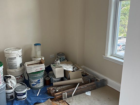 4th image of 2424 S Oakley Ave #3