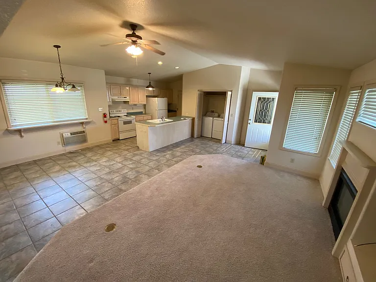 30 Sunshine Ct #B — Photo 4