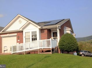 2 Eckstine Ct, Smithsburg, MD 21783