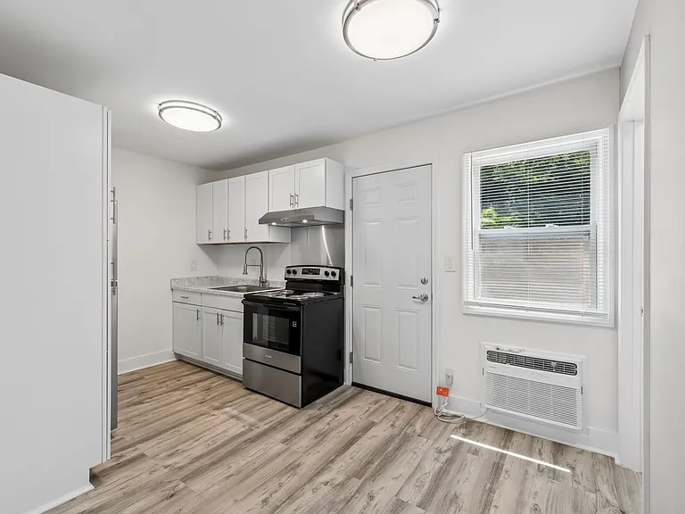 4142 Conway Ave — Photo 3