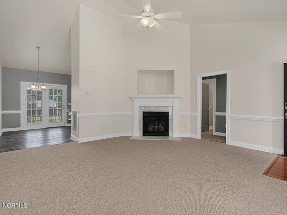 4th image of 795 Edenbrook Drive