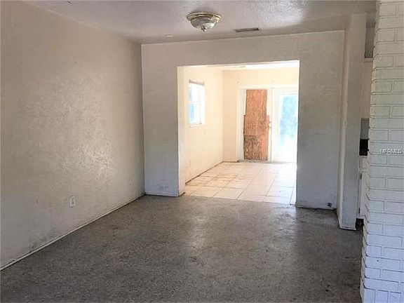 3rd image of 254 Lewis Blvd SE