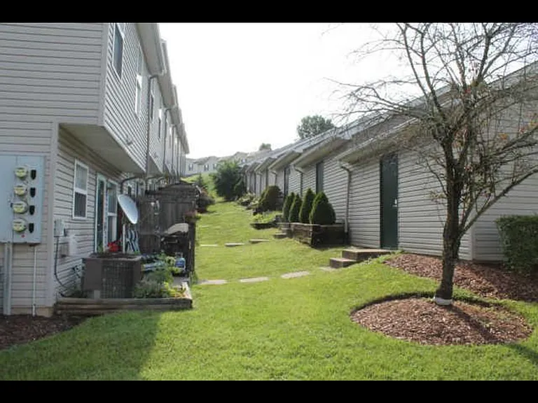 128 Waterview Dr #128 — Photo 11